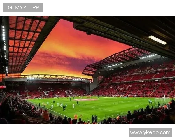 利物浦与曼联的巅峰对决：安菲尔德球场见证历史